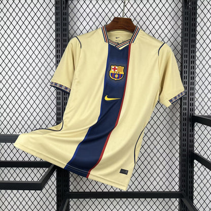 Maillot Football Édition Spéciale FC Barcelone Or (2001/02) 2026